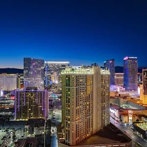 Mgm Signature-33-711 F1 Track & Strip View Balcony Las Vegas